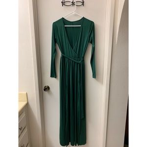 Emerald green maxi wrap dress 💚